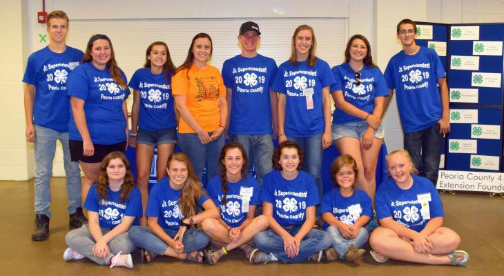 4-H teens pose for a group shot