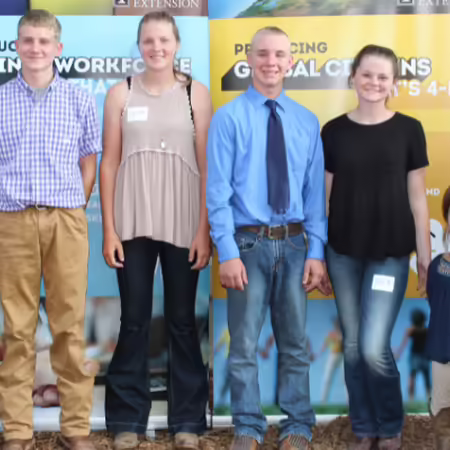 4-H teens pose for a group shot