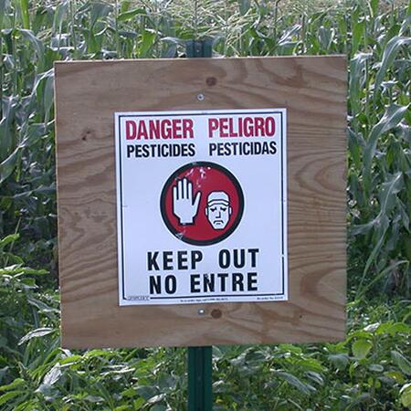 Field sign saying Keep Out