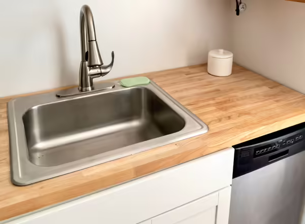 Kitchen sink with faucet