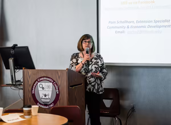 Susan Odum presenting at summit