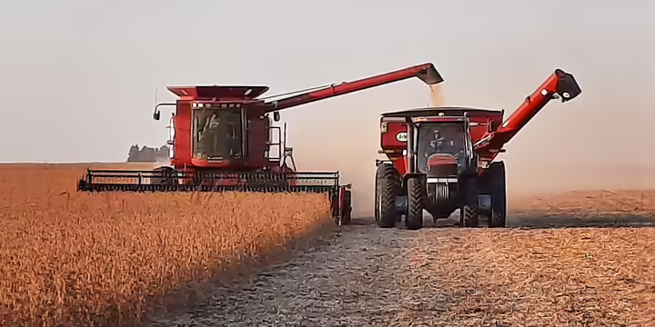 combine unloading