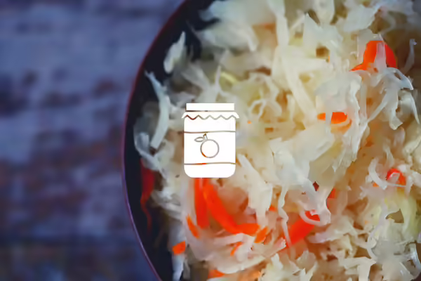 fermenting saurerkraut