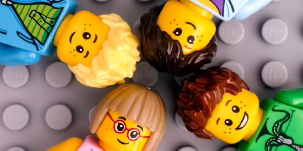 4 Lego mini figurines 