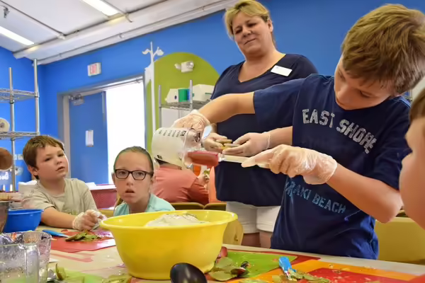 kids cooking during Junior Chef program