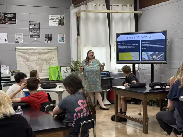 Shelby Carlson teaches Welcome to the real world program at United High School.