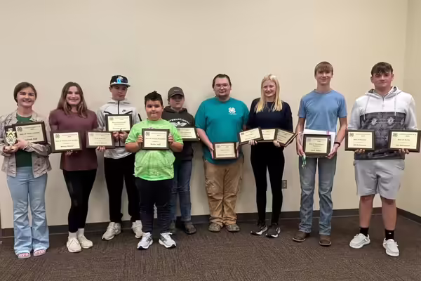 group  of 4-H members