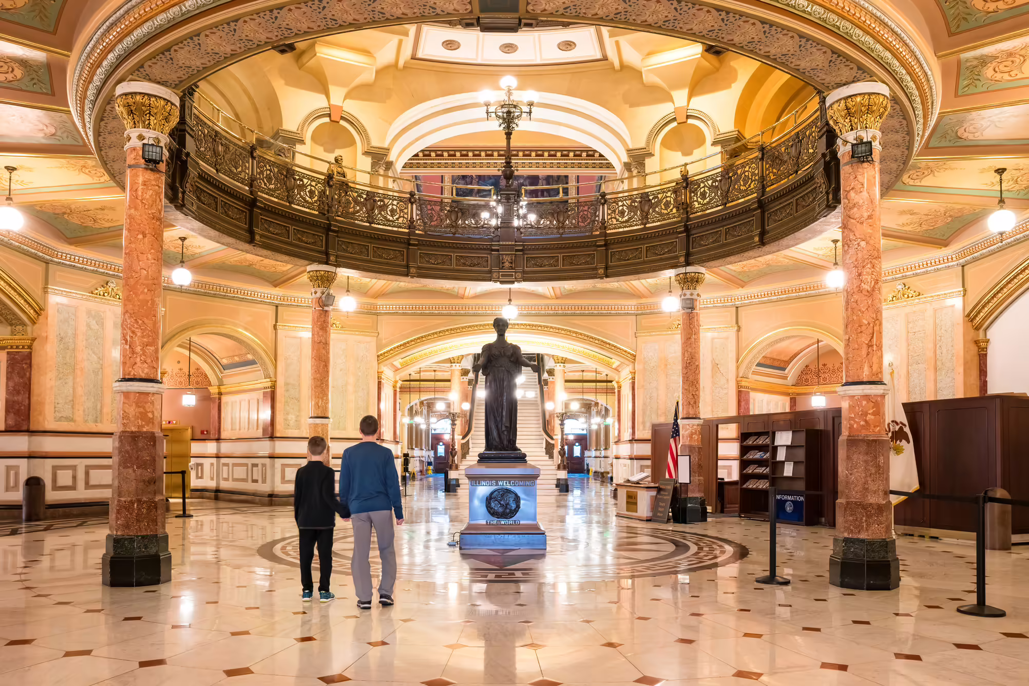 visitors inside Illinois State Capitol rotunda