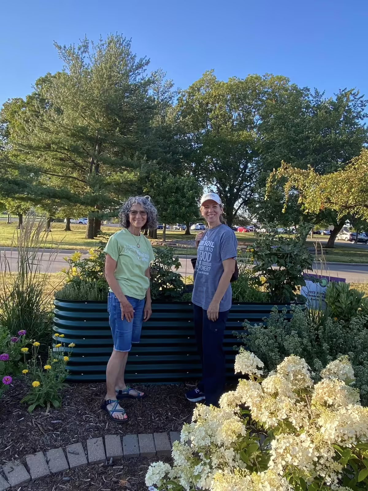 Master Gardeners in the Idea Garden