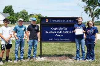 Five youth members of Bond County holding certificate