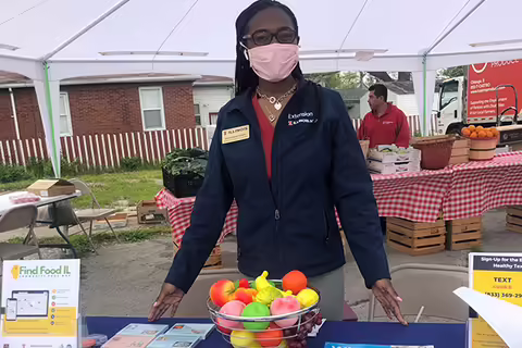woman at farmers market