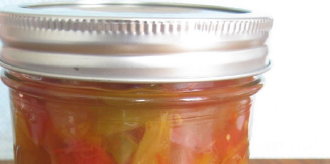 top of peach apple salsa jar