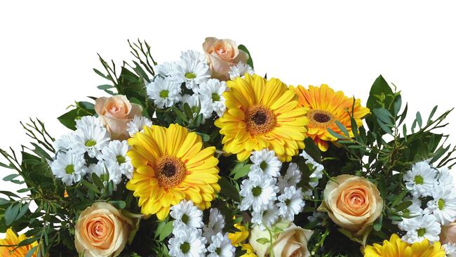 yellow and white bouquet of flowers
