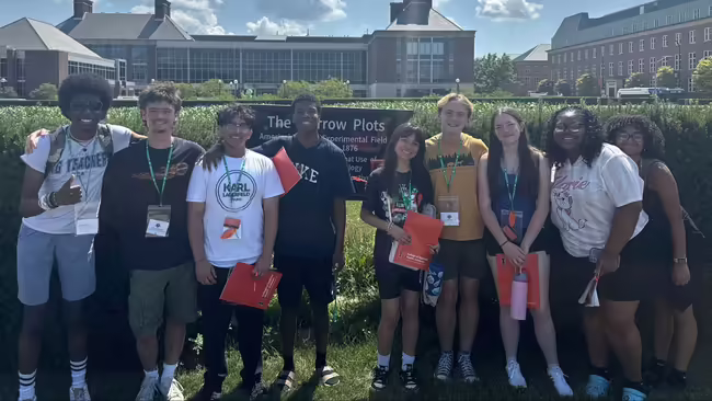 Kaden, Lailah, Laycha, Kaleb, Jeremias, and other Chicago HS for Agricultural Sciences students at Illini summer Academies