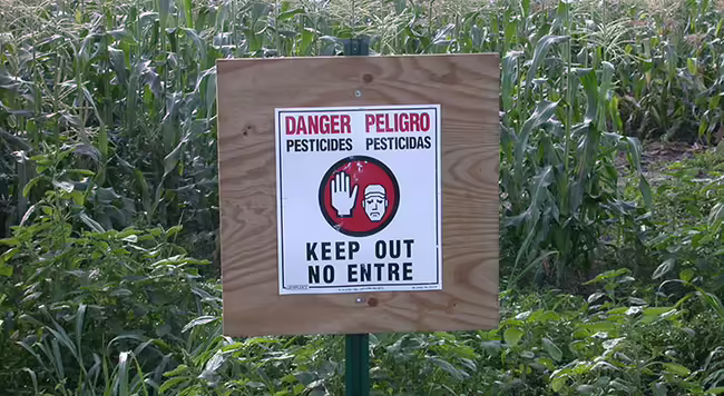 Field sign saying Keep Out